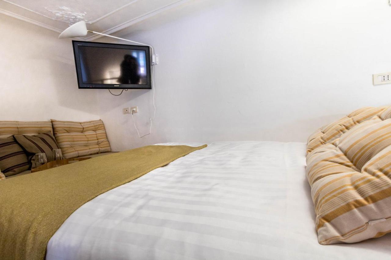 Apartamento Joivy Modern Studio Near City Centre Milán Exterior foto
